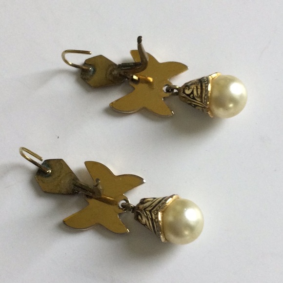 Elegant Vintage Spanish Pearl Earrings - Picture 5 of 6